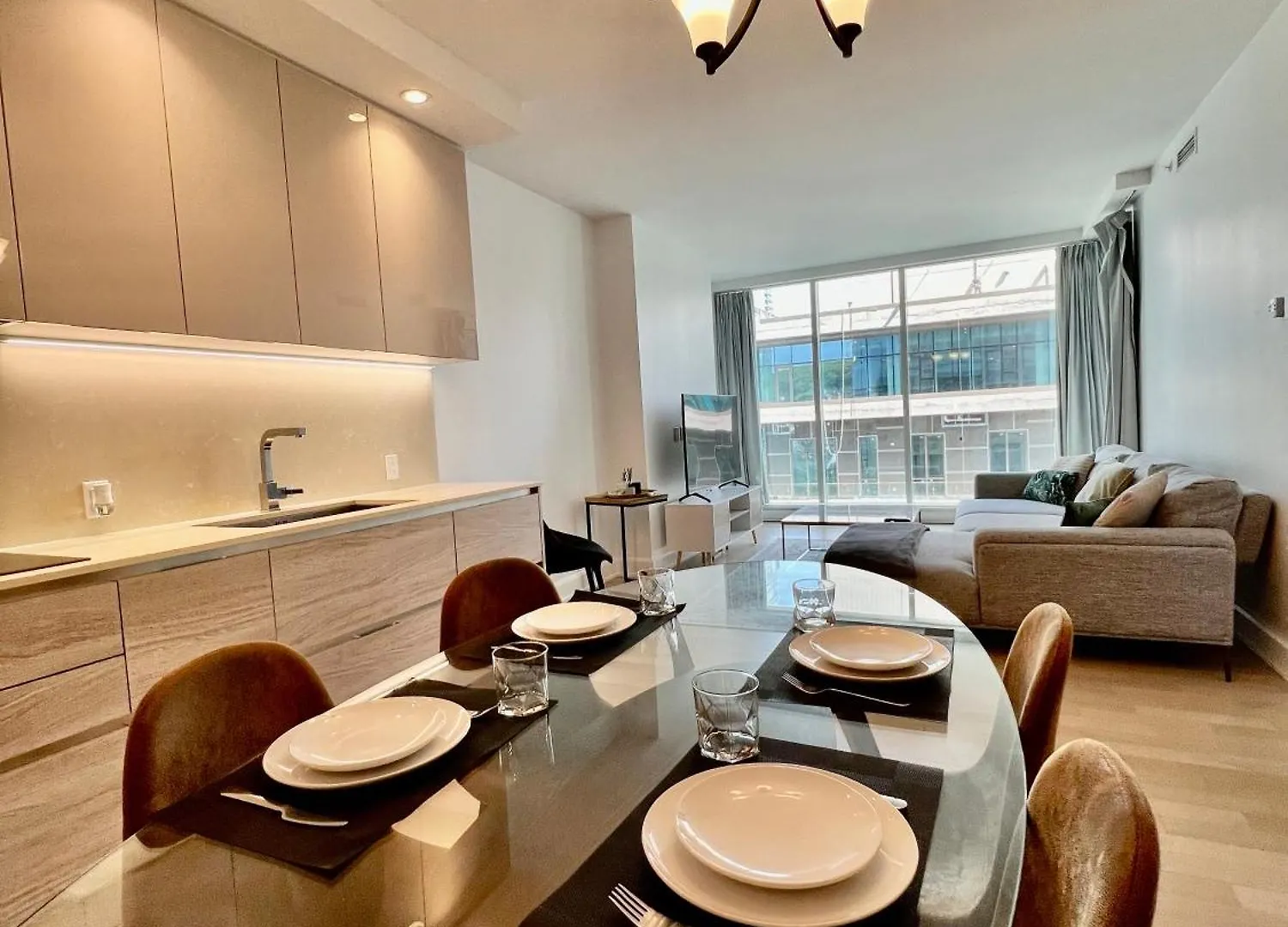 Montreal Perfect Location Downtown Apartment